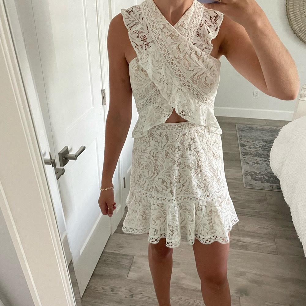 White Lace BCBG size 6 neutral mini dress